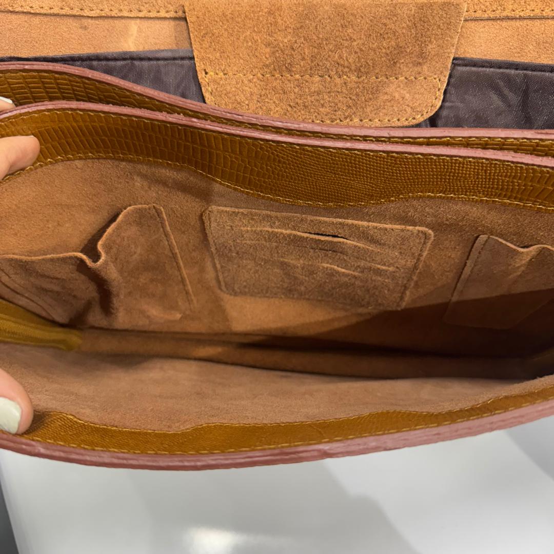 WhatsApp Image 2025-10-27 at 18.48.15(1) کیف چرم کد0015 - Image 4